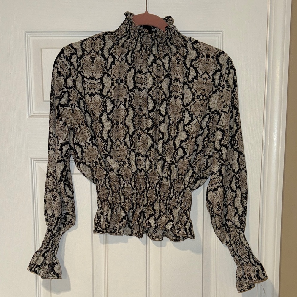 Shinestar snakeprint blouse